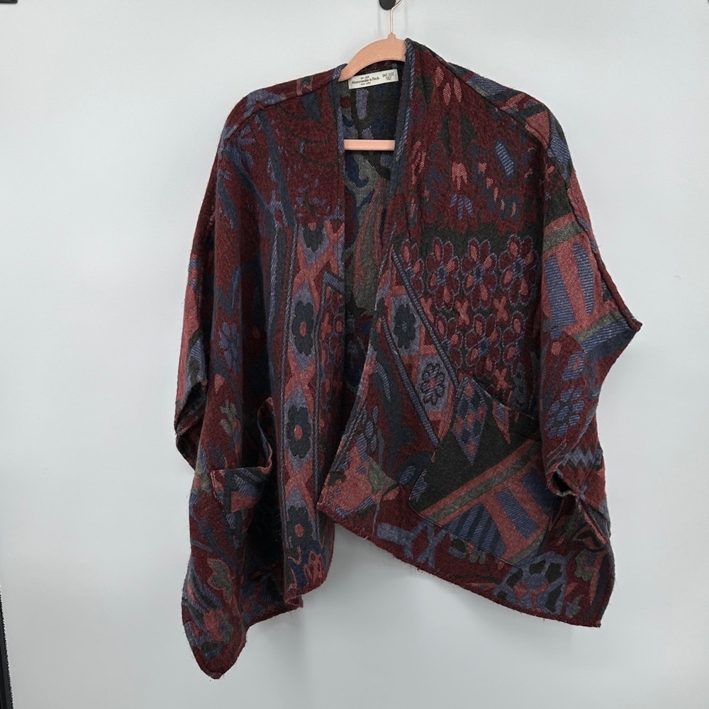 A&F Cottagecore Western Whimsgoth‎ Boho Art Burgundy/Blue Patterned Poncho SzOS